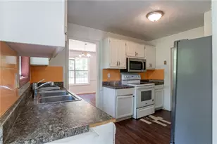 101 Valleydale Dr, Stockbridge, GA 30281 - Photo 3