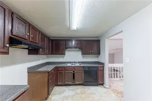 1060 S Millard Way, Stone Mountain, GA 30088 - Photo 3