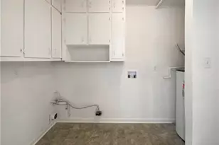 1098 Eastview Cir NE, Conyers, GA 30012 - Photo 9