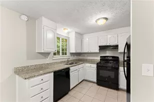 2036 Countydown Ln, Stone Mountain, GA 30088 - Photo 7