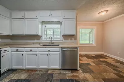 228 Amour Way SW, Lilburn, GA 30047 - Photo 5