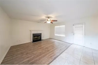 1528 Rogers Crossing Drive, Lithonia, GA 30058 - Photo 9