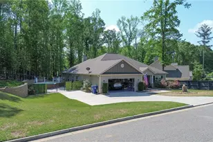 27 Creekside Dr, Winder, GA 30680 - Photo 1