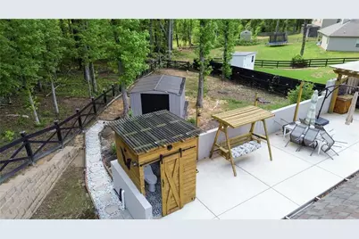 27 Creekside Drive, Winder, GA 30680 - Photo 3