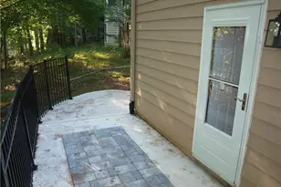 6979 Overlook Point, Stone Mountain, GA 30087 - Photo 3