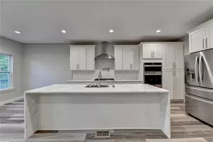 194 Jennifer Ln NW, Lilburn, GA 30047 - Photo 15