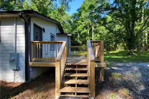 1050 Waterworks, Commerce, GA 30529 - Photo 3