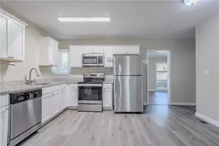 2755 Rockcliff Rd SE, Atlanta, GA 30316 - Photo 5