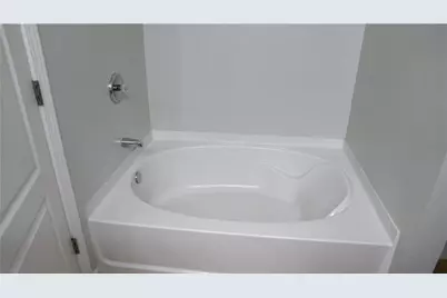 2476 Suwanee Pointe Drive, Lawrenceville, GA 30043 - Photo 9