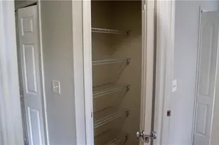 2476 Suwanee Pointe Dr, Lawrenceville, GA 30043 - Photo 5