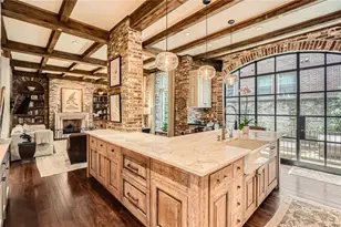 2440 Peachtree Rd NW, Atlanta, GA 30305 - Photo 13