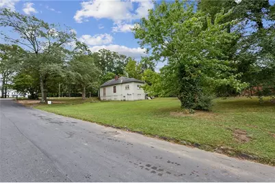 2102 Bolton Road, Atlanta, GA 30318 - Photo 13