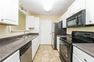 5867 Trent Walk Dr, Lithonia, GA 30038 - Photo 5