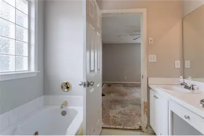 5415 Twin Lakes Drive, Atlanta, GA 30349 - Photo 19