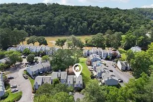 1027 Riverbend Club Dr SE, Atlanta, GA 30339 - Photo 3