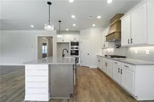 1024 Red Oak Blvd, Loganville, GA 30052 - Photo 3