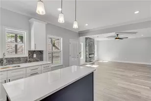 1226 Bloomsbury Ln, Gainesville, GA 30501 - Photo 11