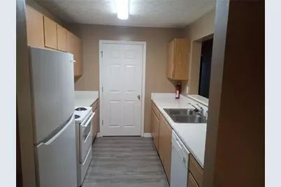 8202 Fairington Village Drive, Lithonia, GA 30038 - Photo 9