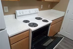 8202 Fairington Village Dr, Lithonia, GA 30038 - Photo 11