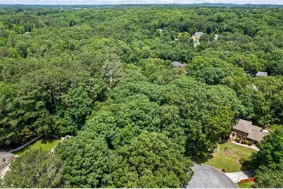 5018 Castlewood Drive, Lilburn, GA 30047 - Photo 9