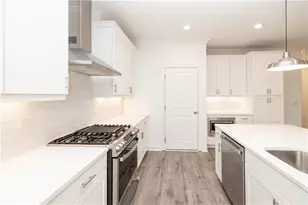 706 Dodd Ln, Buford, GA 30518 - Photo 13