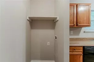 6114 Leverett Dr, Lithonia, GA 30038 - Photo 11