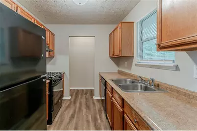 6114 Leverett Drive, Lithonia, GA 30038 - Photo 9
