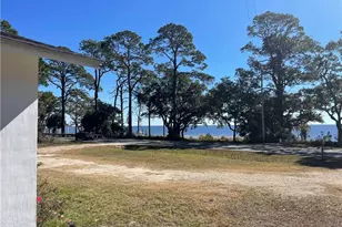 3077 Hwy 98 E, Carrabelle, FL 32322 - Photo 5