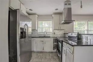 2475 Harvel Dr NW, Atlanta, GA 30318 - Photo 11