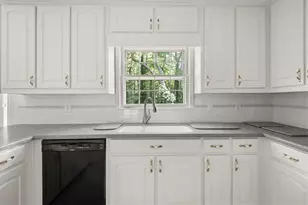 127 Roe Hampton Ln, Stone Mountain, GA 30087 - Photo 19