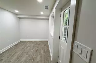 785 Weatherly Ln, Sandy Springs, GA 30328 - Photo 5