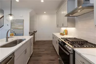 1011 Crown Oak St, Johns Creek, GA 30022 - Photo 17