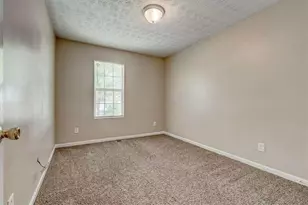 2289 Strathmoor Manor Dr, Lithonia, GA 30058 - Photo 9