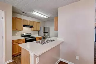 2289 Strathmoor Manor Dr, Lithonia, GA 30058 - Photo 9