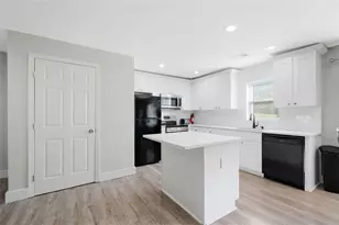 1735 Carter Cir, Atlanta, GA 30344 - Photo 17