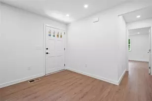 401 Cottonwood Dr, Woodstock, GA 30189 - Photo 5