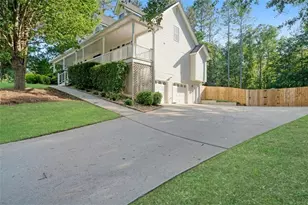 212 Warrenton Dr, Douglasville, GA 30134 - Photo 3