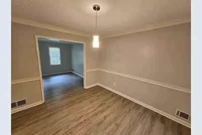 636 Raven Springs Trail, Stone Mountain, GA 30087 - Photo 5