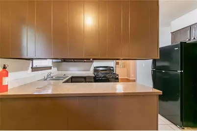 460 E Kildare Avenue NW, Atlanta, GA 30318 - Photo 5