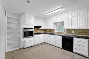 1724 Rhonda Ln, Stone Mountain, GA 30087 - Photo 17