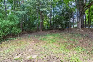 2247 Cherokee Valley Dr, Lithonia, GA 30058 - Photo 31