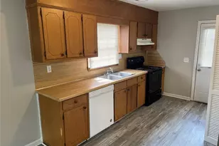 2613 Shore Wood Ct NE, Conyers, GA 30013 - Photo 3