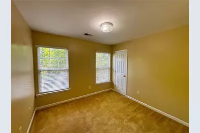 7888 The Lakes Point, Fairburn, GA 30213 - Photo 9