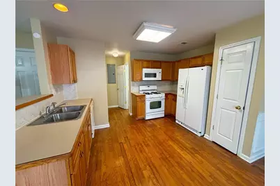 7888 The Lakes Point, Fairburn, GA 30213 - Photo 3