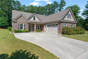 902 Edgewater Dr, Loganville, GA 30052 - Photo 3