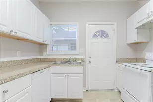 132 Brownlee Rd SW, Atlanta, GA 30331 - Photo 7