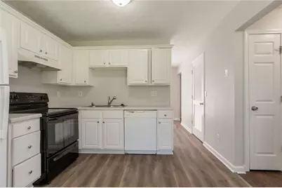 711 Ashley Lane, Stone Mountain, GA 30087 - Photo 11