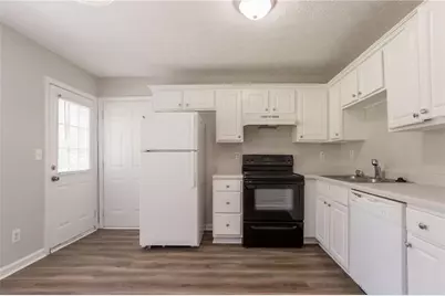 711 Ashley Lane, Stone Mountain, GA 30087 - Photo 9