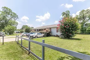 210 Perry Railroad St, Fort Valley, GA 31030 - Photo 3