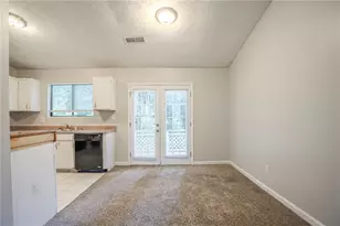 4745 Hairston Crossing Rd, Stone Mountain, GA 30083 - Photo 11